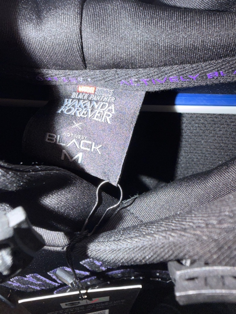 “Actively Black Wakanda Athletics Cropped Hoodie NWT Marvel Black Panther - Picture 8 of 10
